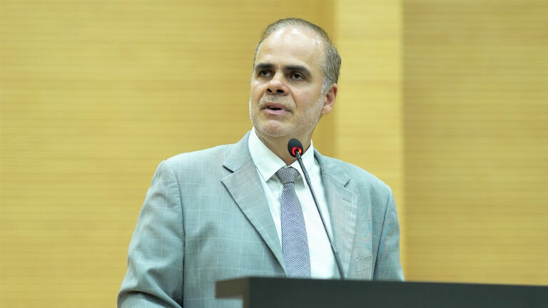 Descaso: Alan Queiroz denuncia abandono de obras no Espaço Alternativo - News Rondônia