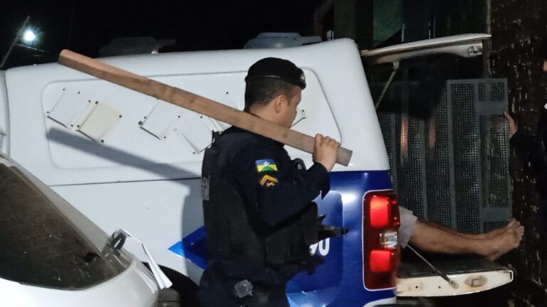 É MENTIRA DA PM: Diz homem preso após ser flagrado tentando matar esposa a pauladas - News Rondônia