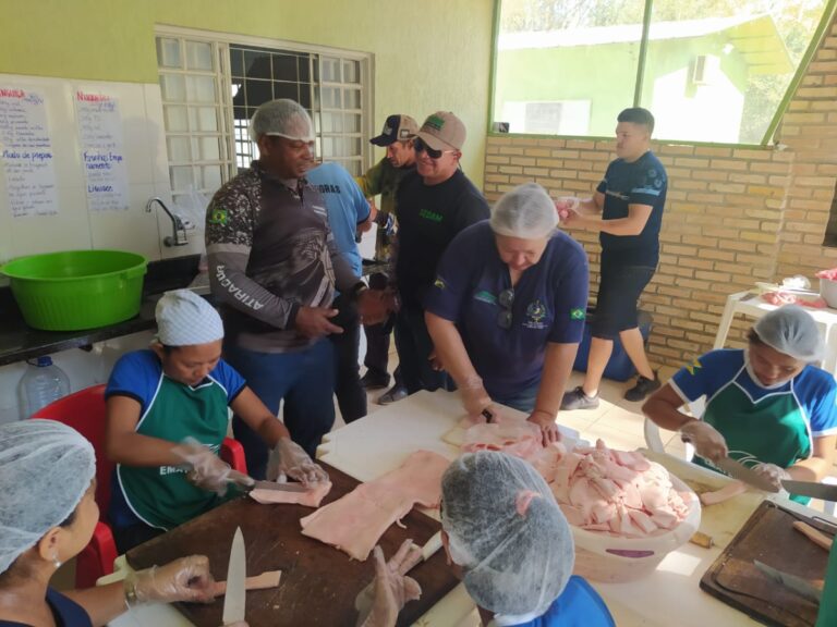 Sedam oferece capacitação de filetagem e processamento do Pirarucu para extrativistas da Reserva Pedras Negras em São Francisco do Guaporé - News Rondônia