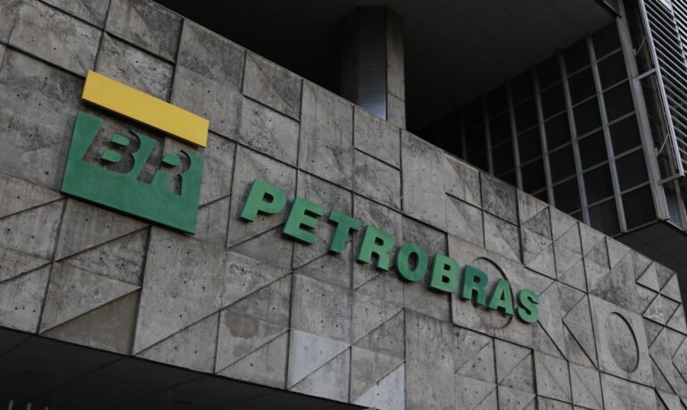 Dividendos pagos pela Petrobras no 1º semestre superam concorrentes
