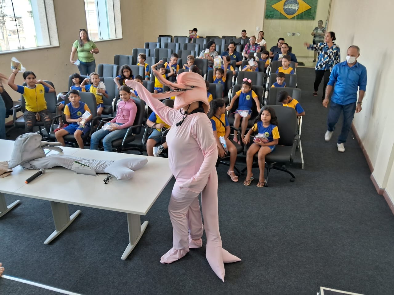 A Programação Especial no Dia do Estudante foi realizada na Biblioteca Municipal Francisco Meireles e contou com Apresentação Cultural da Tenda dos Botos
