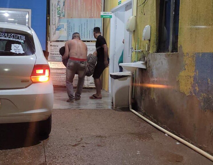 Enciumado, homem ataca ex-mulher e primo dela a facadas no Orgulho do Madeira - News Rondônia
