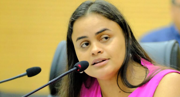 Deputada Dra. Taissa Sousa participa de reunião extraordinária e cobra empresa aérea que reduziu voos em Rondônia