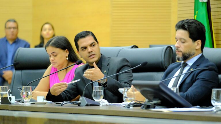 Deputado Cássio Gois anuncia que Azul não suspenderá voos em Cacoal e região