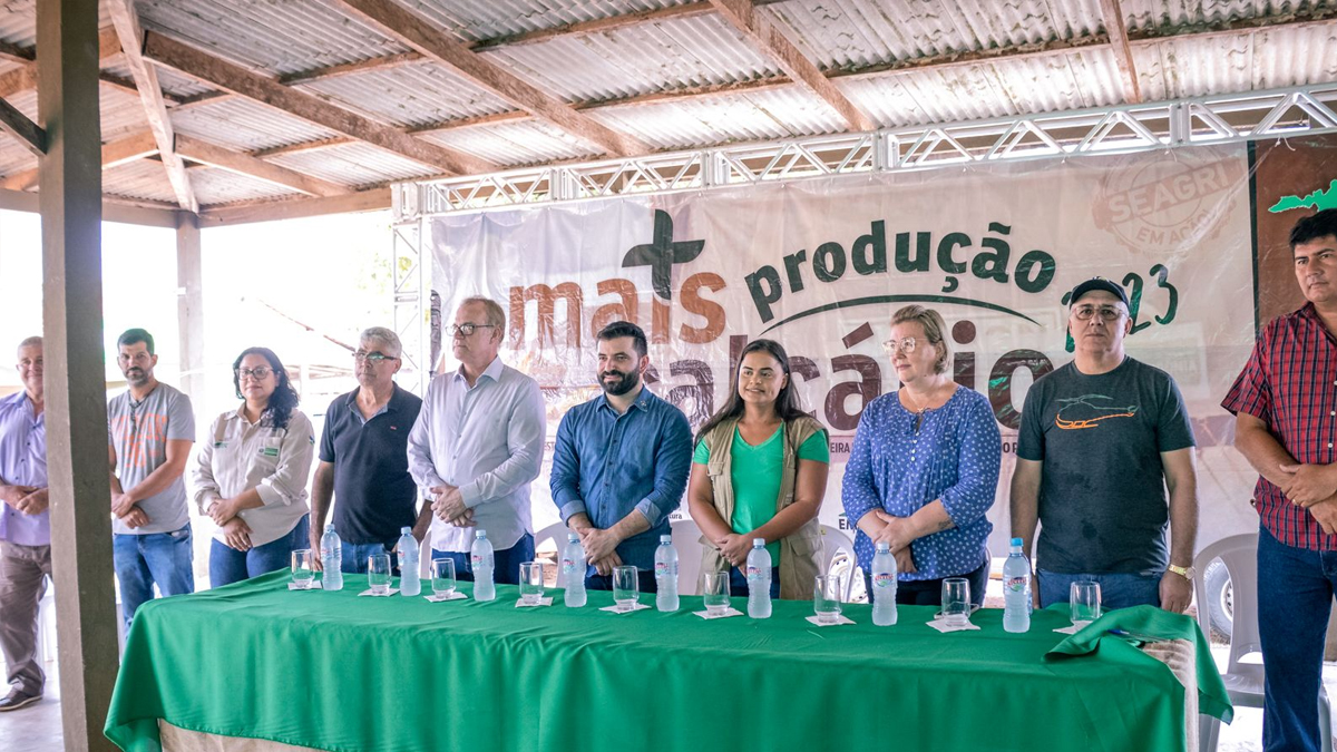 Em Guajará-Mirim, deputada Dra. Taíssa Sousa participa de Sessão Solene para entrega de mais de 500 toneladas de calcário para produtores da região - News Rondônia
