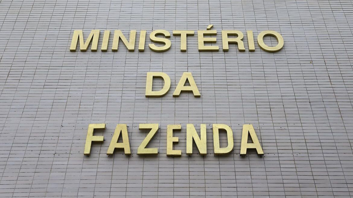 Alíquota-padrão do IVA ficará entre 25,45% e 27%, calcula Fazenda