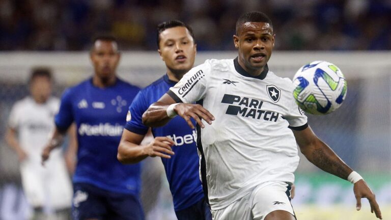 Líder Botafogo fica no 0 a 0 com o Cruzeiro no Mineirão