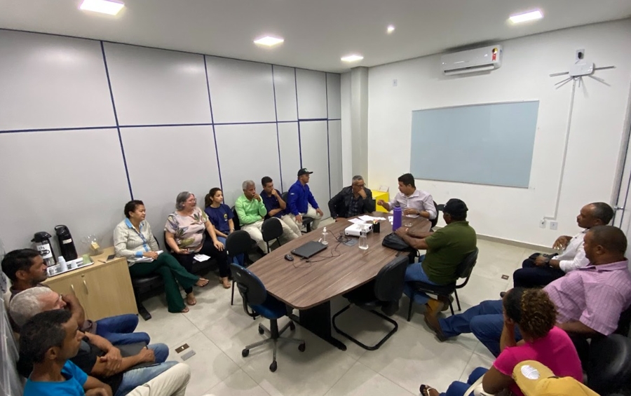 Vereador Valtinho Canuto discute regularização fundiária com lideranças