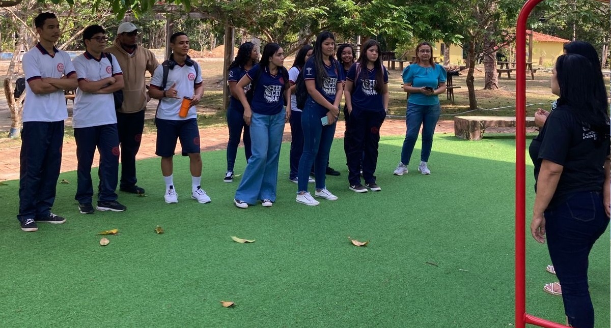 Alunos participam de atividades no Parque Natural através do projeto Guardiões do Meio Ambiente