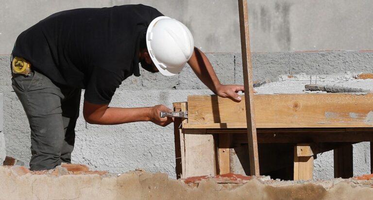 IBGE: desemprego cai para 7,9% no trimestre encerrado em julho