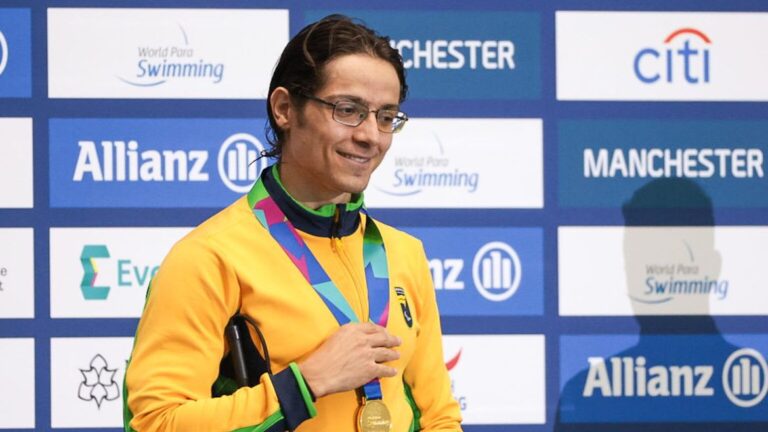 Natação Brasil é ouro com Douglas Matera e Carol Santiago no Mundial