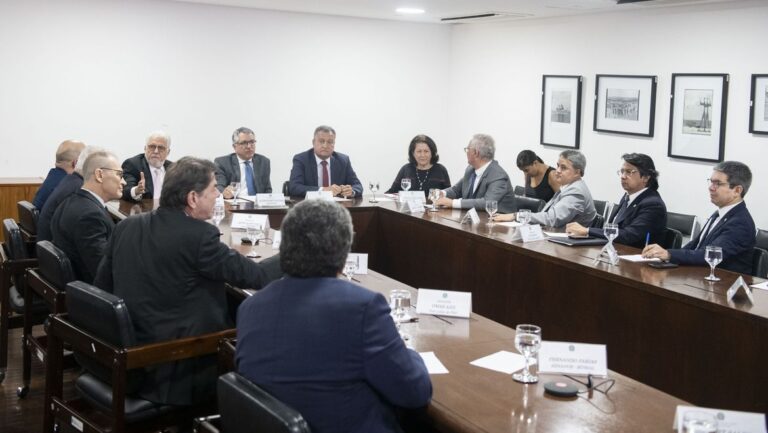 Novo PAC deve chegar a 240 bi de investimento público