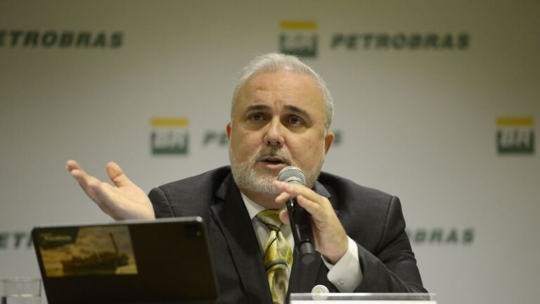 Prates Queda em lucro da Petrobras não tem relação com nova política