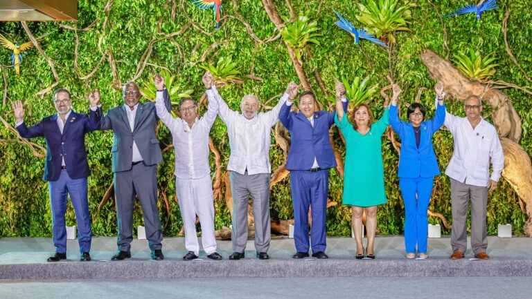 Presidentes de oito países amazônicos assinam Declaração de Belém