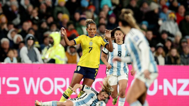 Suécia derrota Argentina e avança para oitavas como líder do Grupo G