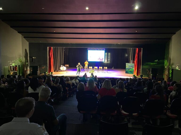 UNINASSAU Cacoal e UNESC ofereceram palestra para professores da rede municipal