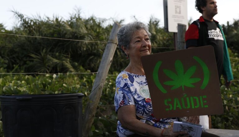 Uruguai: comércio legal de maconha supera 10 toneladas em seis anos