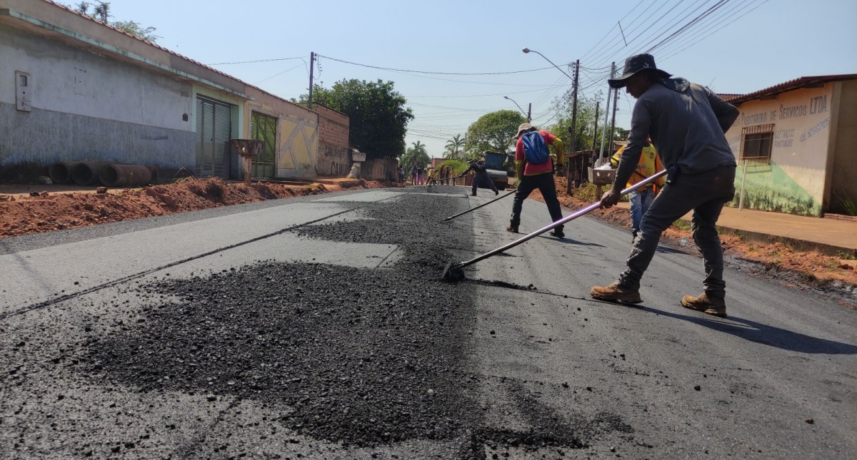 Mais de 30 vias do bairro Nova Esperança já receberam a pavimentação