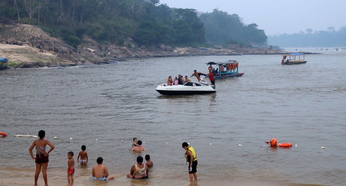 Defesa Civil Municipal garante segurança dos banhistas no Festival de Praia do distrito