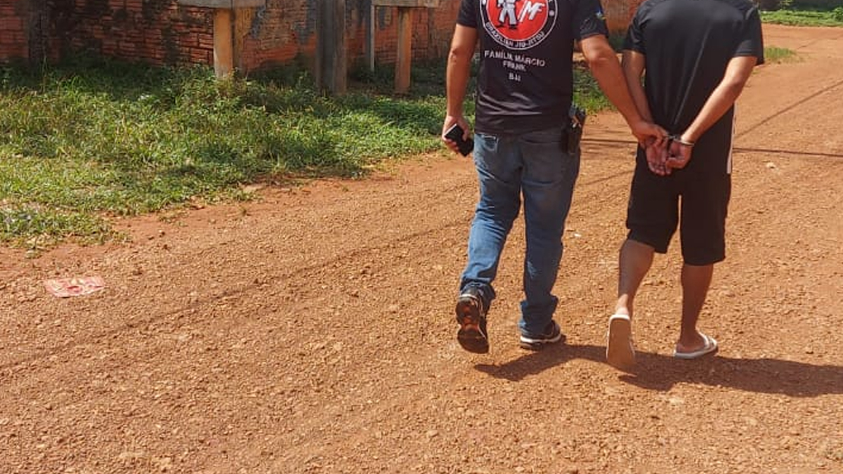 CHEFÃO: Foragido que vendia drogas com a família em escolas é preso no Teixeirão - News Rondônia
