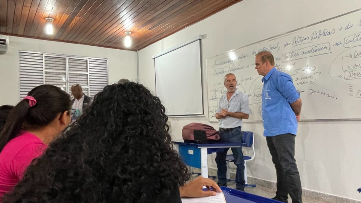 Alan Queiroz indica a realização de cursos capacitantes para gestores da Seduc - News Rondônia