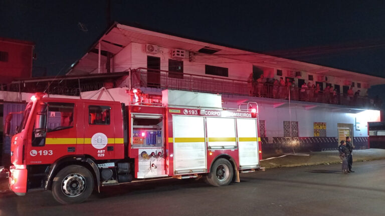 Princípio de incêndio deixa moradores de vila de apartamento em pânico no centro - News Rondônia
