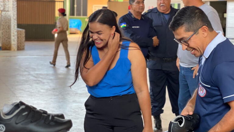Deputada Dra Taissa Sousa incentiva o ciclismo escolar com a entrega de várias bicicletas de alta performace e diversos materiais esportivos em Guajará-Mirim - News Rondônia