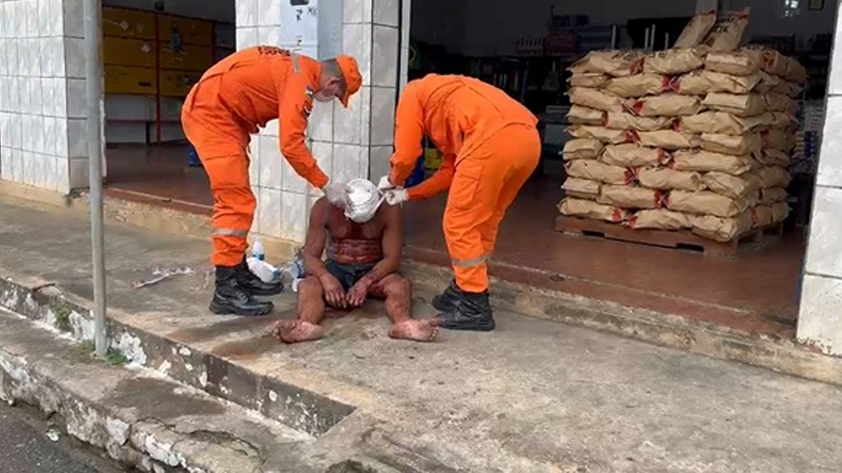 "VOU COBRAR": Diz homem espancado a pauladas em frente ao Mercado Central - News Rondônia