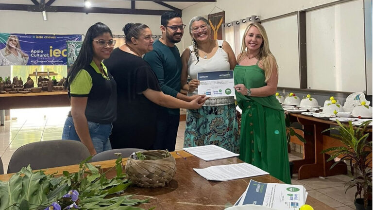 Ieda Chaves participa da entrega de certificados do curso de artesanato de alto padrão - News Rondônia