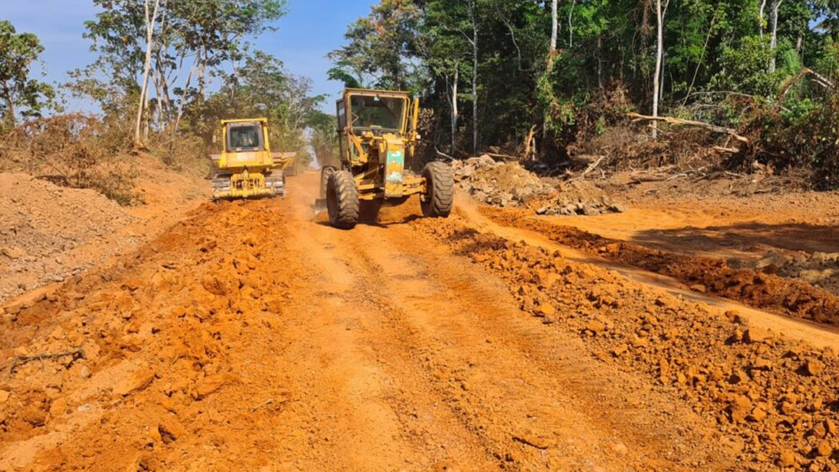 DER inicia trabalhos de melhoria na RO-135 nas proximidades da Vila Marcão em Alta Floresta d’Oeste - News Rondônia