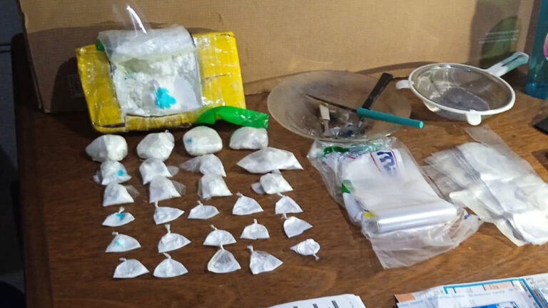 NA BOCA DE FUMO: Denarc prende mulher de traficante perigoso com drogas na zona leste - News Rondônia