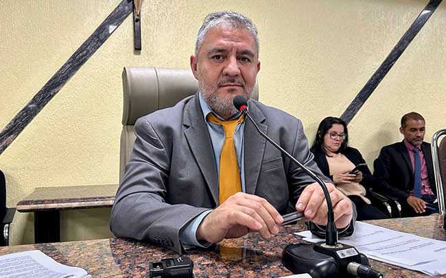 Vereador Everaldo Fogaça atende ao apelo dos moradores e solicita asfaltamento de ruas no bairro Marcos Freire