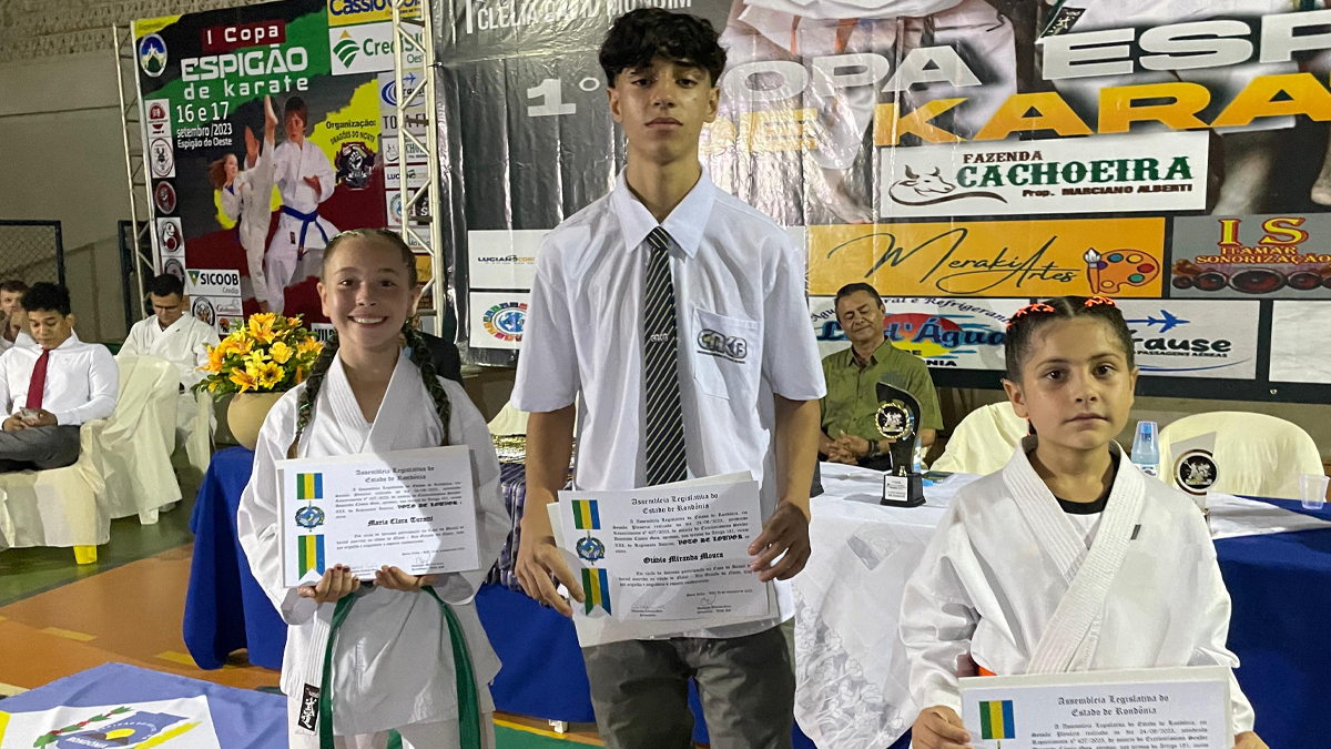 Conquista histórica no Karatê de Espigão D'Oeste recebe reconhecimento do Deputado Cássio Gois - News Rondônia