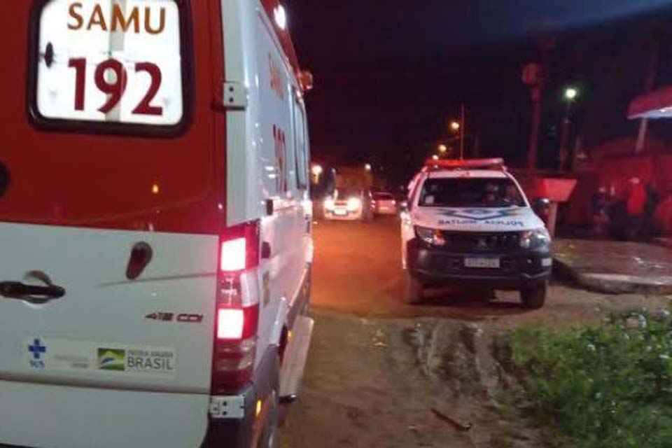 Homem é atacado com golpes de faca em casa noturna - News Rondônia