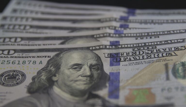 Balança comercial tem superávit de US$ 9,767 bilhões em agosto