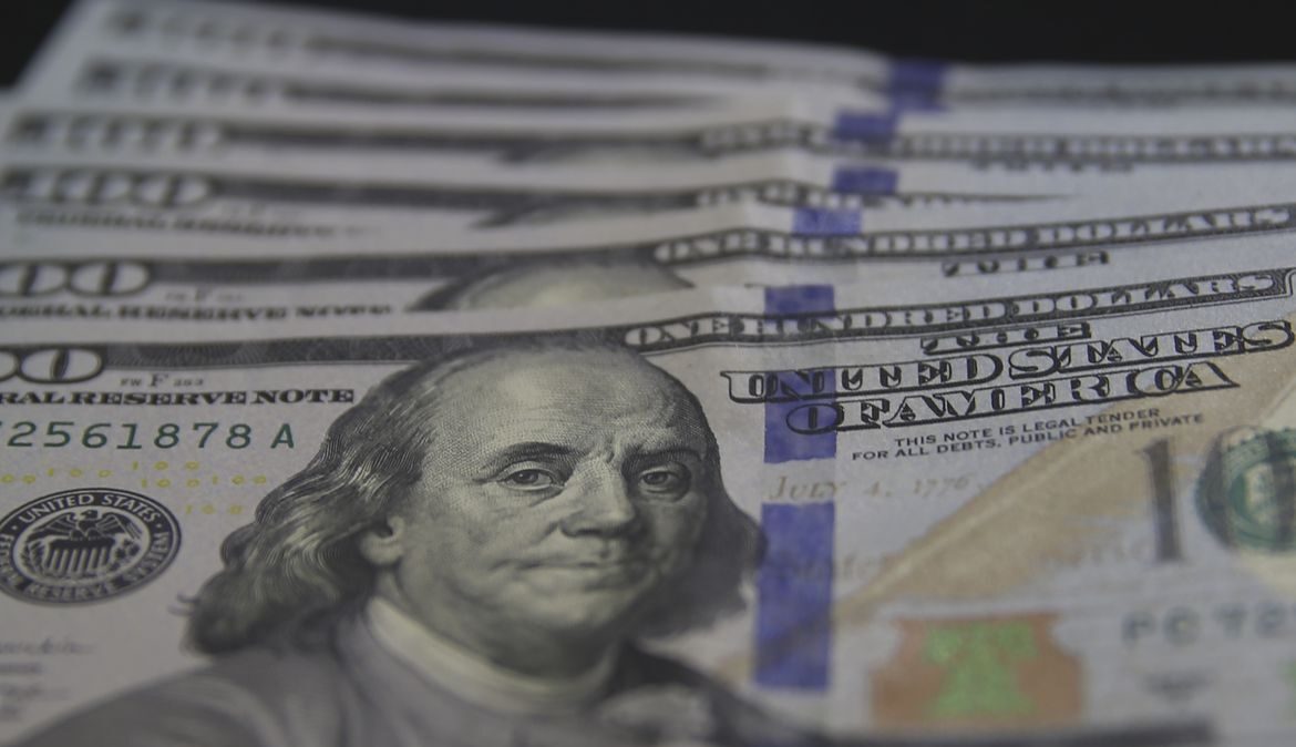 Balança comercial tem superávit de US$ 9,767 bilhões em agosto