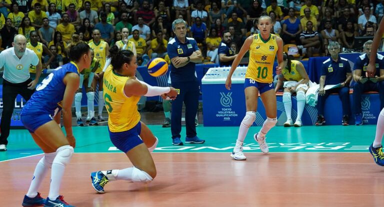 Brasil faz 3 a 0 no Peru pelo Pré-Olímpico de vôlei feminino