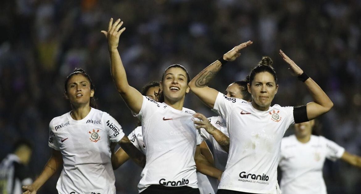 Corinthians e Ferroviária avançam e decidirão Brasileirão Feminino
