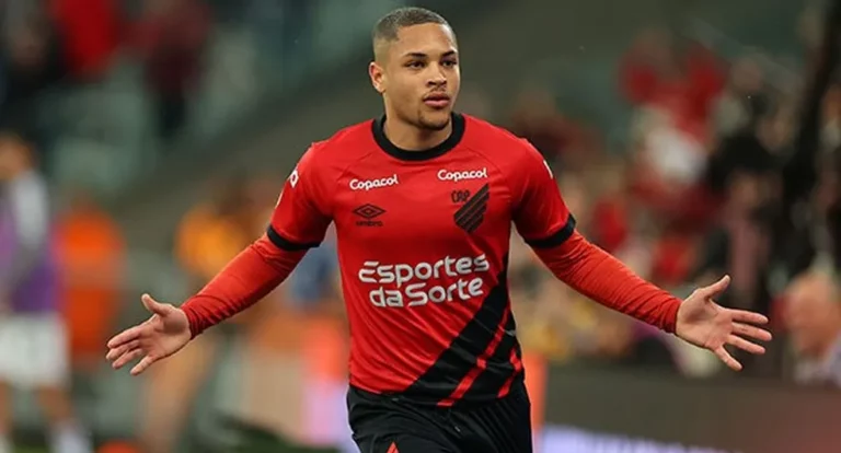 Limite despenca, e Barcelona terá de vender jogador para inscrever Vitor Roque em 2024