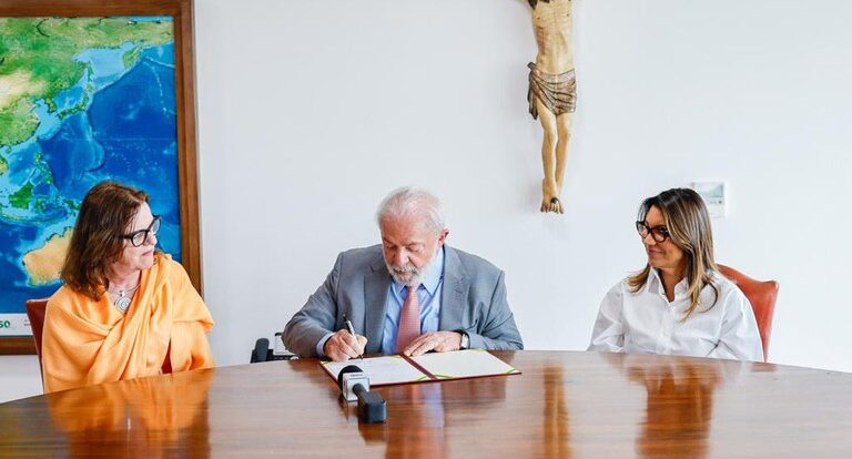 Deputada Cláudia de Jesus celebra nova lei que beneficia vítimas de violência doméstica