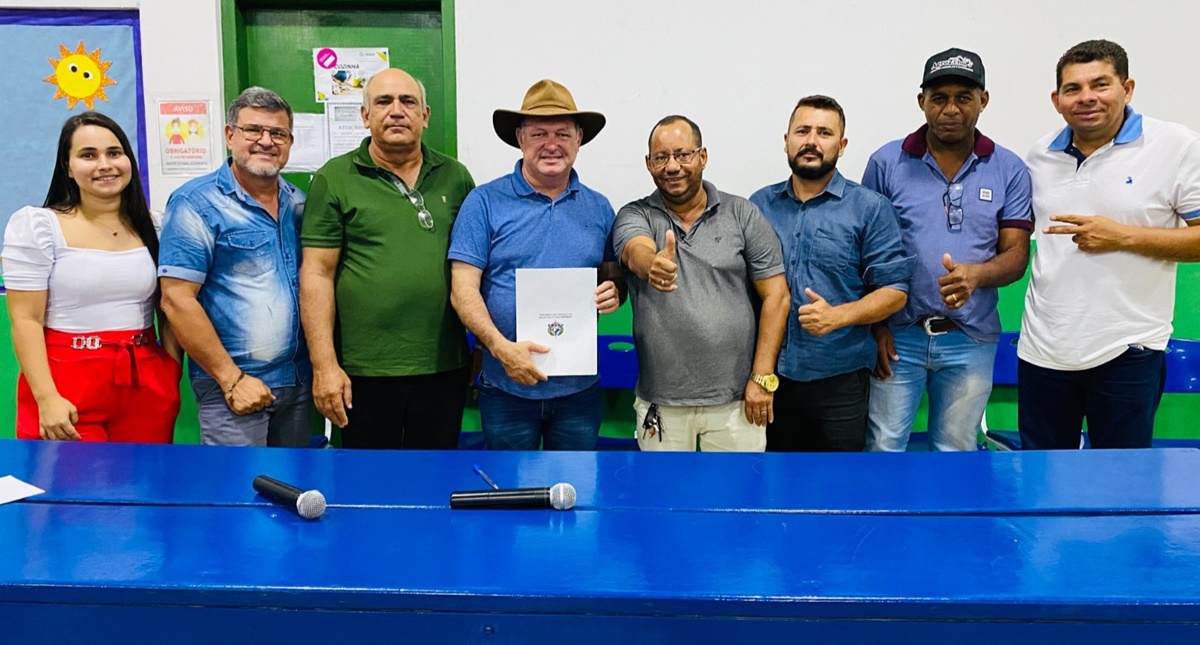 Pedro Fernandes visita Castanheiras e anuncia emenda parlamentar para aquisição de calcário