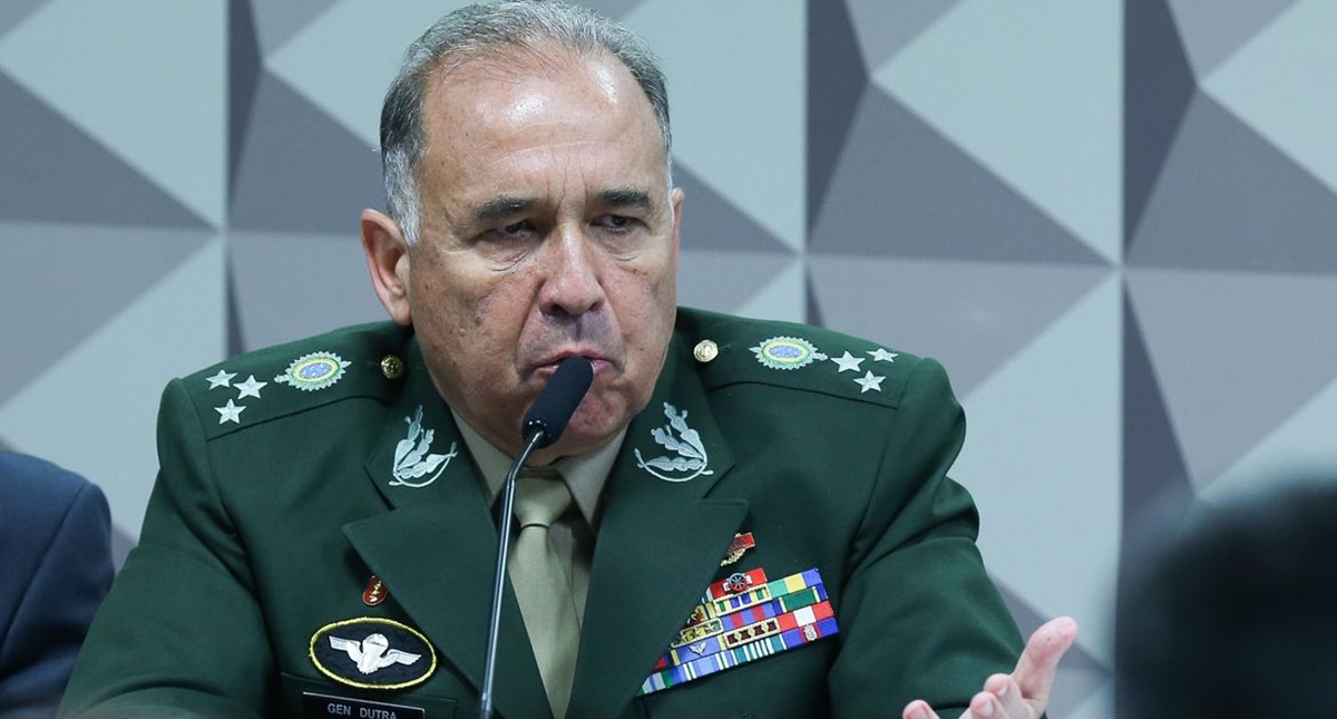 General Dutra nega negligência na retirada de acampamento do QG