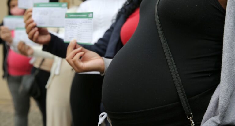 PNI oferece vacinação segura para gestantes e bebês