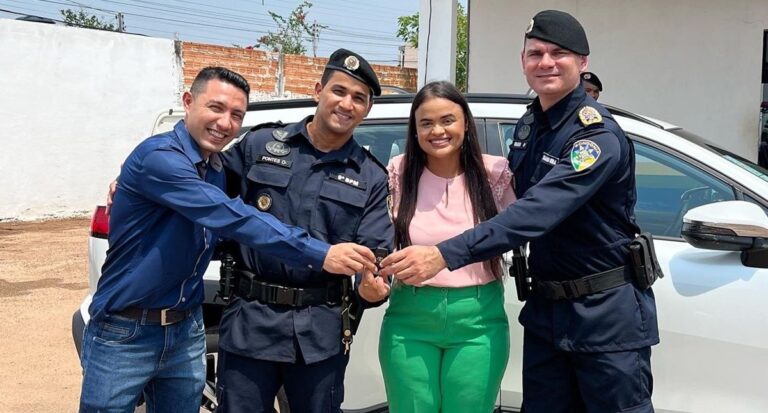 Dra. Taíssa entrega caminhonete ao 9º Batalhão da Polícia Militar de Porto Velho