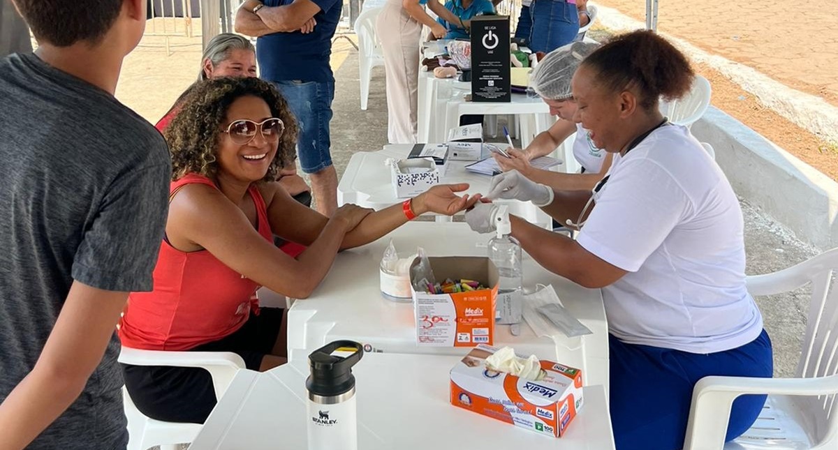 Distrito de Fortaleza do Abunã recebe serviços de saúde durante festival de praia
