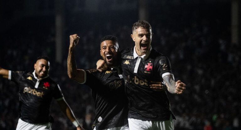 Vasco goleia Coritiba em reencontro com torcida em São Januário