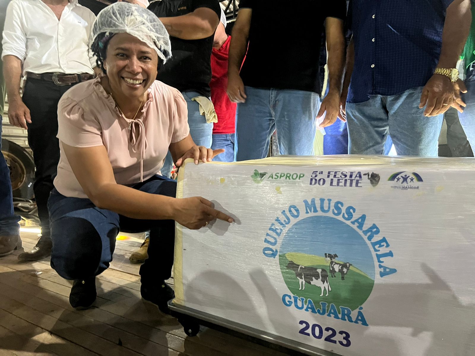 Deputada Silvia Cristina prestigia a Feira do Leite, no distrito de Palmeiras, em Nova Mamoré