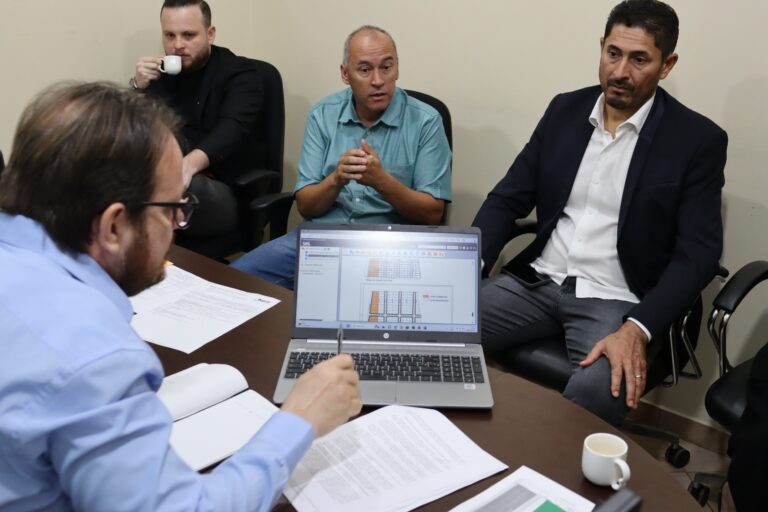 Vereador Márcio Pacele lidera comitiva de Nova Califórnia em busca de soluções para fornecimento de água tratada para o distrito