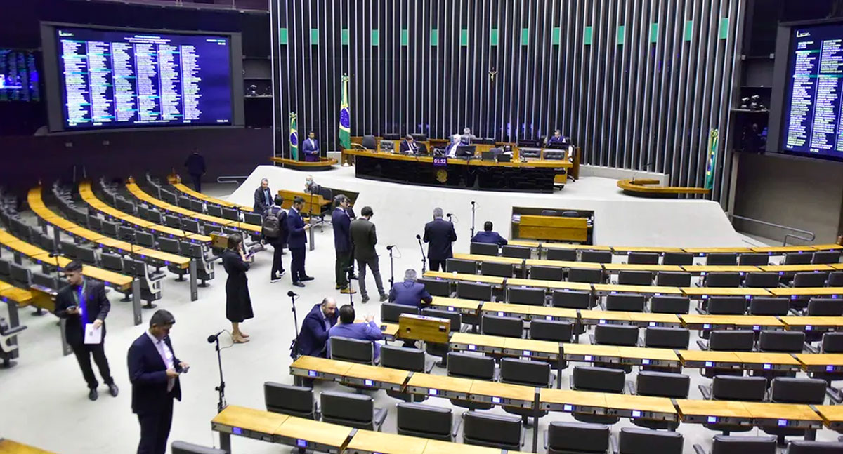 Minirreforma Eleitoral é aprovada na Câmara: Apenas uma deputada de Rondônia votou contra - News Rondônia