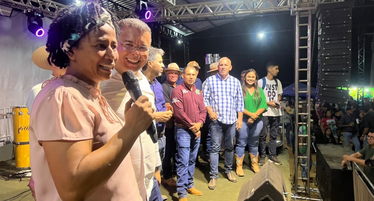 Deputada Silvia Cristina prestigia a Feira do Leite, no distrito de Palmeiras, em Nova Mamoré